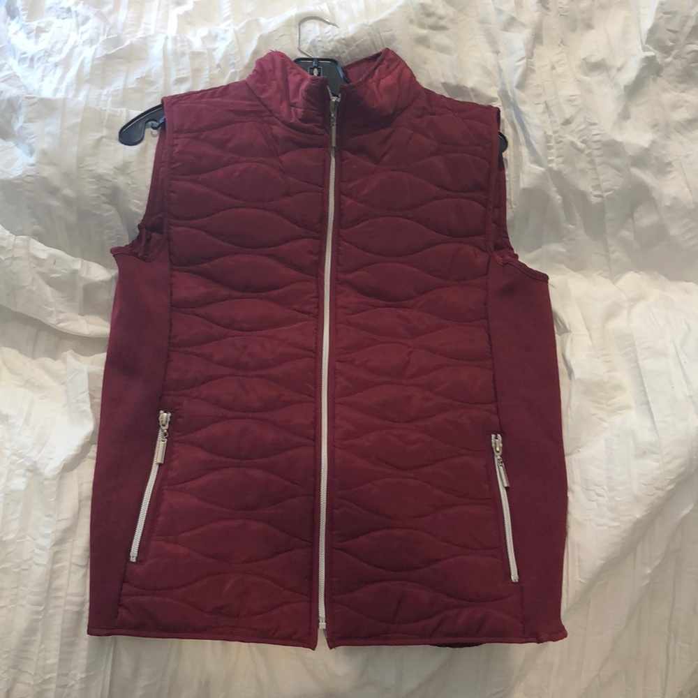 Onque Maroon Vest